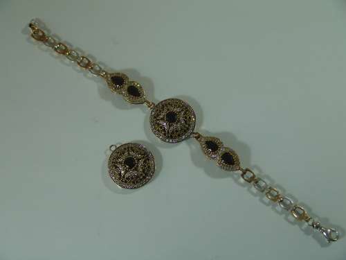 Exquisite Silver and gilded silver Bracelet with matching Pendant set, prestine condition, 27.2grams