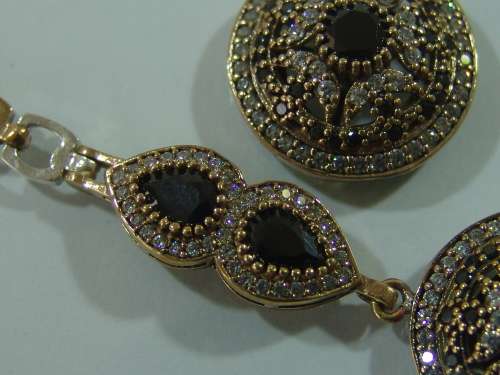 Exquisite Silver and gilded silver Bracelet with matching Pendant set, prestine condition, 27.2grams