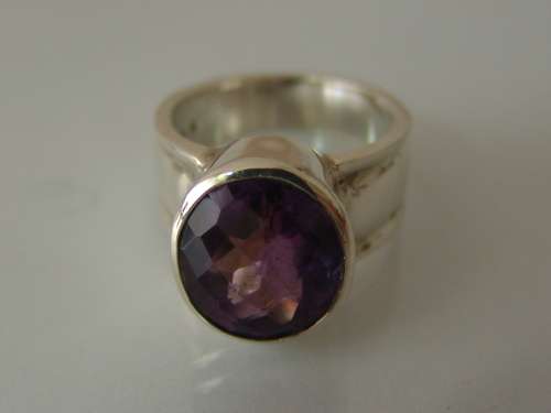 Chunky 925 Silver Ring, set with a large Amethyst, 11grams
