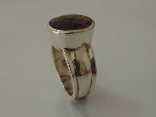 Chunky 925 Silver Ring, set with a large Amethyst, 11grams