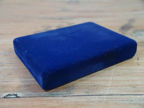 Boxed collectors 1975 Sterling silver Proof Coin set of Belize, 8 coins, 112g, mint condition