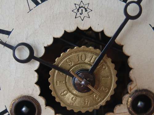 Antique 1890 Junghans Walnut cased Clock with Key. German made, Working order