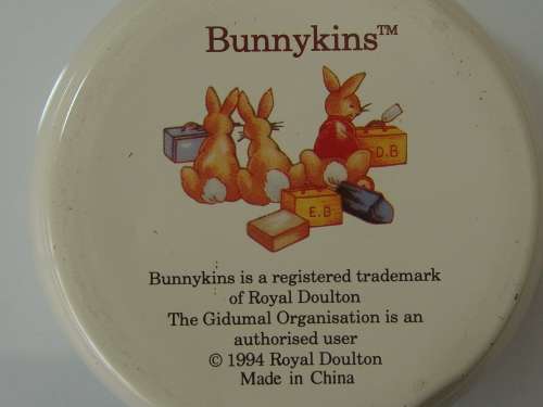 Vintage 1994 Royal Doulton Bunnykins tin with lid, rare, 9cm diameter