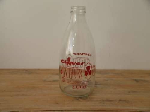 Vintage Clover Milk glass bottle, one litre, excellent condition