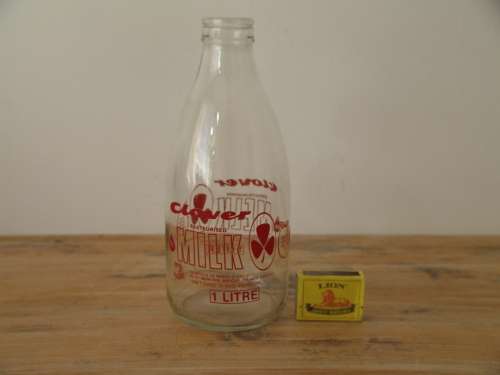 Vintage Clover Milk glass bottle, one litre, excellent condition