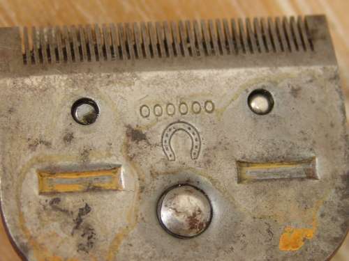 Vinatge manual hair clippers, working