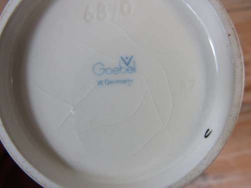 Vintage Goebel Hummel Figurine, West Geramny, Lost Sheep, No.68, 1972 to 1979, 14cm