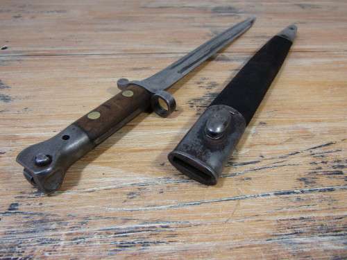 Antique Militaria WWI, WW1 Wilkinson London Bayonet with original leather holder, 43cm long
