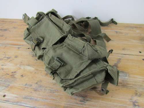 SADF military kidney webbing with shoulder straps, excellent condition