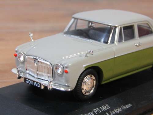 Vintage collectable metal die cast scale model car, Vanguards, Rover P5, 1:43, mint in double box