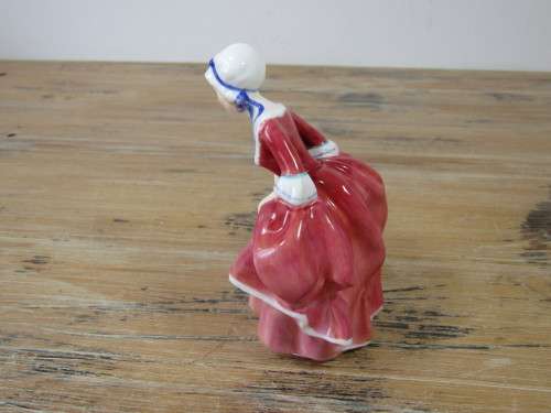 Royal Doulton Figurine "Goody two Shoes", HN2037, 1939, 13cm, pristine condition