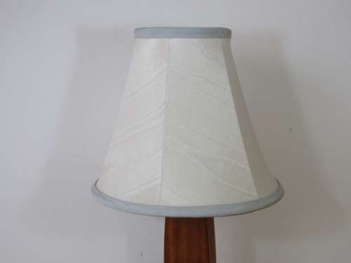 Vintage Royal Doulton figurine of a Mare and Filly mounted on a Mahogany Table Lamp, excellent cond.