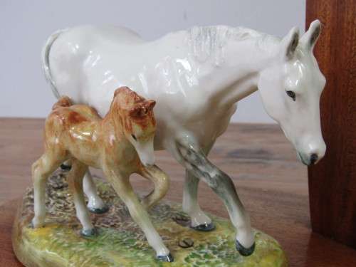 Vintage Royal Doulton figurine of a Mare and Filly mounted on a Mahogany Table Lamp, excellent cond.