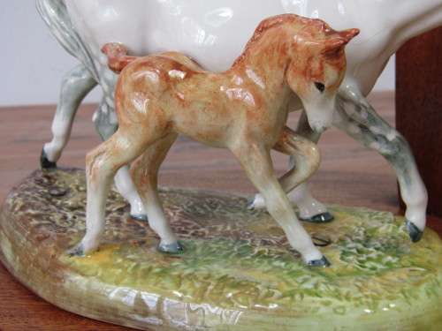 Vintage Royal Doulton figurine of a Mare and Filly mounted on a Mahogany Table Lamp, excellent cond.