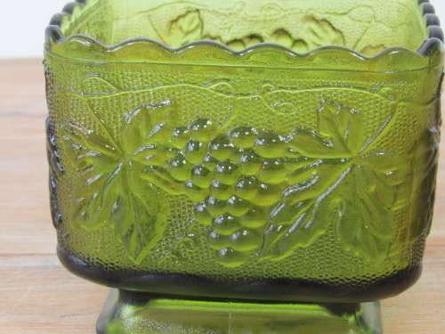 Vintage green Lustre depression glass Bowl, fruit motif, 11cm x 11cm, excellent condition