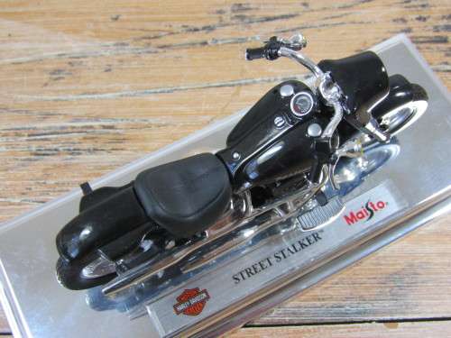 Collectable  Maisto Harley-Davidson Cycles, Street Stalker, metal die cast model, 1:18, mint