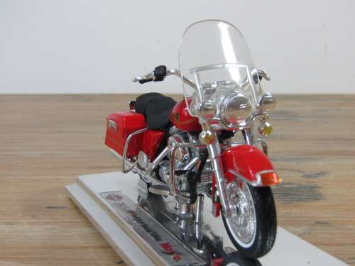 Collectable  Maisto Harley-Davidson Cycles, 2002 Firefighter, metal die cast model, 1:18, mint