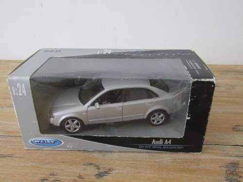 Metal Welly die cast scale model car 1:24 *Another of our monthly antiques and collectables auction*