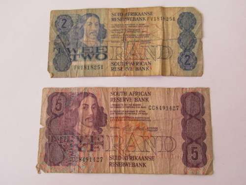 Old SA R2 and R5 bank notes *Another of our MONTHLY no reserve antiques and collectables Auction