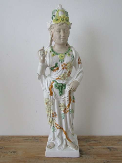Very large Oriental porcelain figurine of a Woman, 62cm tall, excellent condition, hand painted