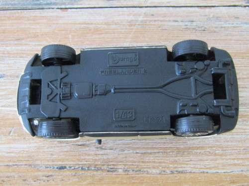 Collectable metal die cast model, Bburago Landrover Freelander, mint in box