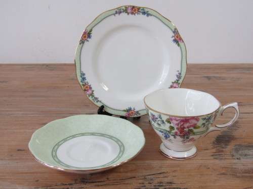 Royal Albert Hartington tea Trio, vintage 1997, excellent condition