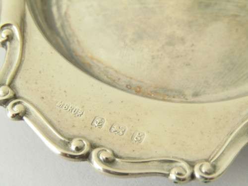 Hallmarked solid silver small dish, 8.5cm diameter, 21.9 grams