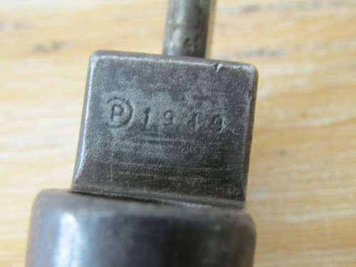 Original 1949 British Nr.9 Bayonet, metal scabard