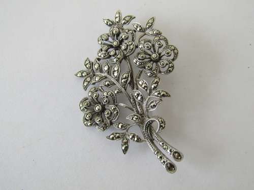 Solid sterling silver and marquisite Brooch, vintage, stamped, 4cm x 6cm, 12,6 grams