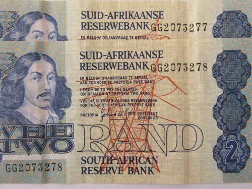 Lot of 2 South African R2 bank notes, Gerhard de Kock. With consecutive numbers, uncirculated