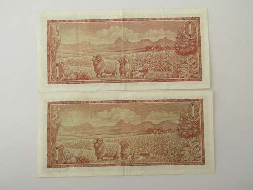 Lot of 2 South African R1 bank notes, TW de Jongh, B series. Near mint, many others available