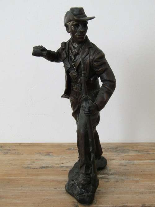 Original rare Phil Minnaar bronze statue of a Boer war Verkenner / Scout, signed and numbered, 32cm