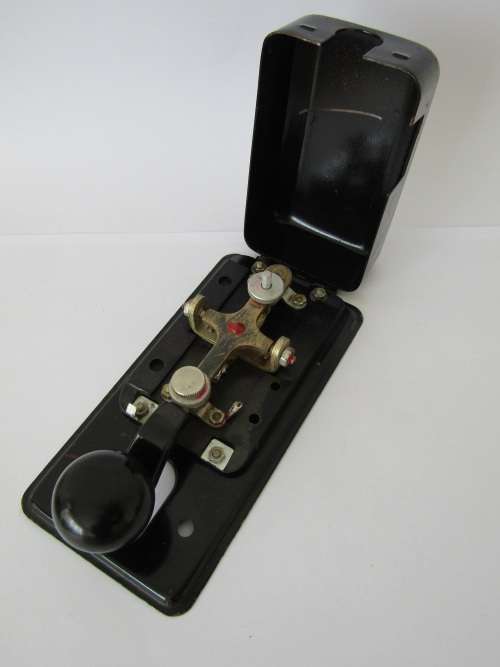 Vintage Morse code transmitter, excellent condition **No reserve Telecommunication auction now on**