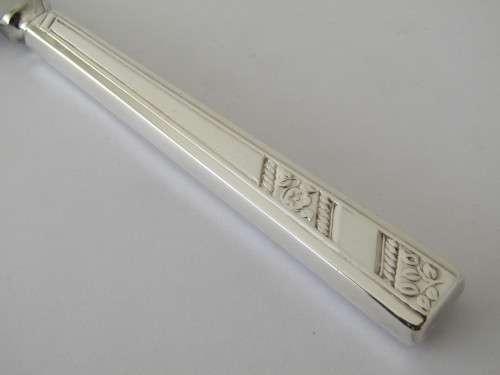 Boxed set of 6 Viners silverplated Knives "Silver Rose", Sheffield England, 21.5cm