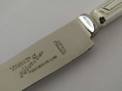 Boxed set of 6 Viners silverplated Knives "Silver Rose", Sheffield England, 21.5cm