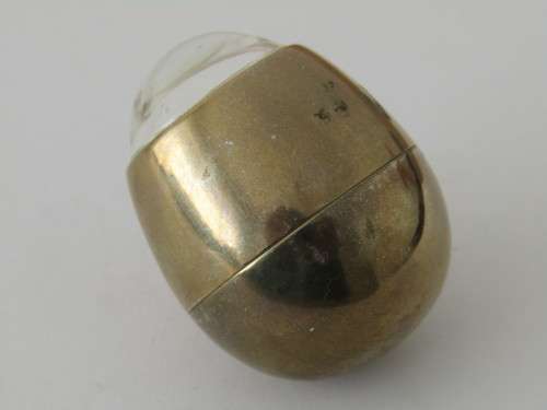 Vintage Q&Q Mechanical mini barrel table Clock in excellent working condition