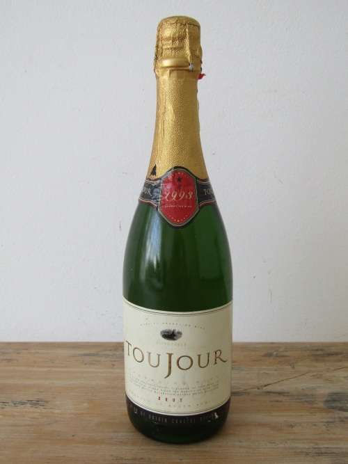 Vintage MCC Sparkling Wine, 1993 Toujour 750ml, 12%, excellent condition