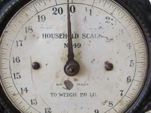 Vintage ornate metal Household Scale no.49, British made, 20Lb, 27.5cm tall, working