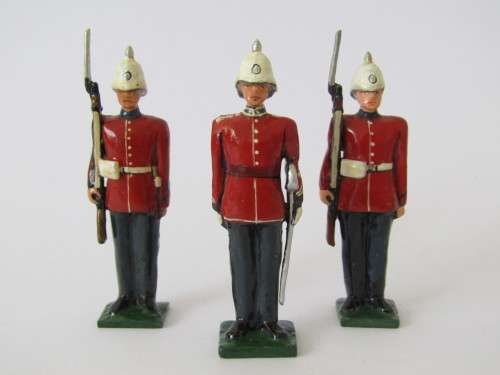 Vintage boxed set of 6 "Prince Alfred's Guard 1905" lead toy soldiers figures, 6cm