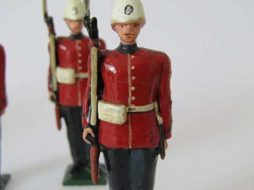 Vintage boxed set of 6 "Prince Alfred's Guard 1905" lead toy soldiers figures, 6cm