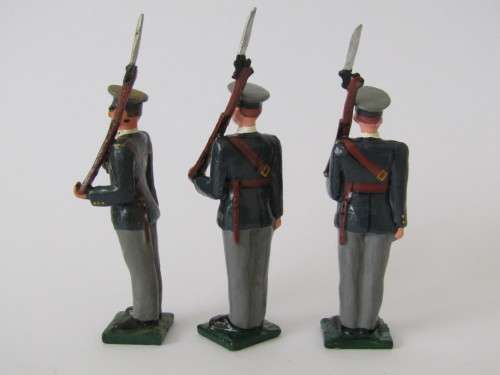Vintage boxed set of 6 "South African Police 1965" lead toy soldier figures,6cm