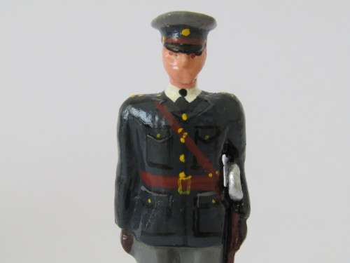 Vintage boxed set of 6 "South African Police 1965" lead toy soldier figures,6cm