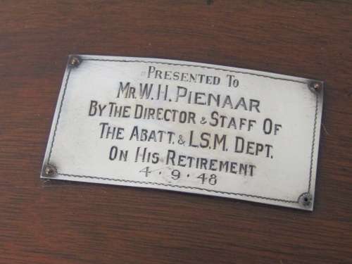 Vintage 1946 Art Deco Enfield mahogany veneered Mantle Clock with pendulum and plaque, 40cm, working