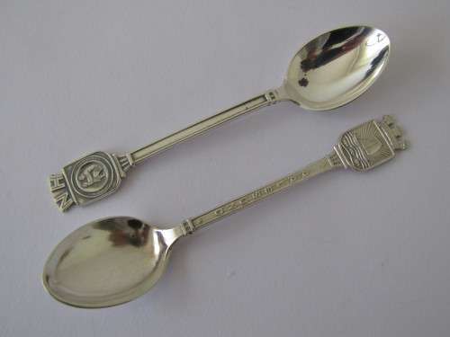 Lot of 2 vintage solid Silver Spoons, 10cm, 19 grams (Value R250+)