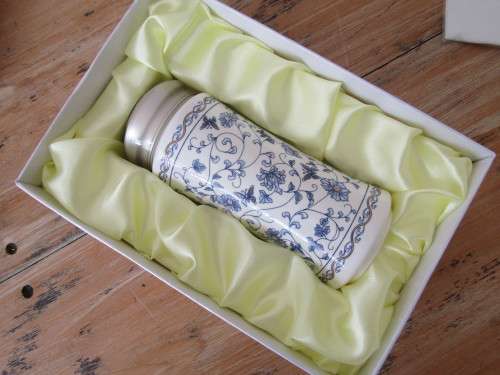 Vintage boxed Jimmeal blue and white Flask with lid, 19cm tall