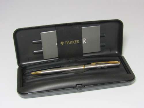 Vintage Coca Cola Parker Pen, Ball Point in original Case, brushed metal and gold plated, mint cond.