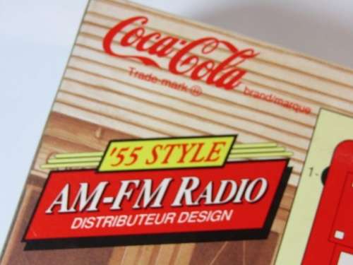 Vintage 1992 original Coca Cola AM/FM Radio "Vending Machine", boxed, like new, 18cm