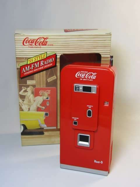 Vintage 1992 original Coca Cola AM/FM Radio "Vending Machine", boxed, like new, 18cm