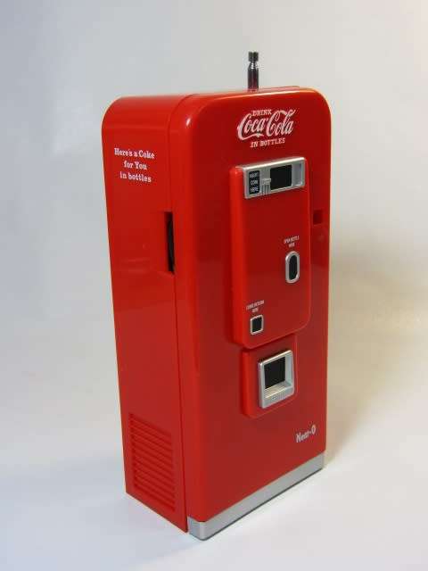 Vintage 1992 original Coca Cola AM/FM Radio "Vending Machine", boxed, like new, 18cm