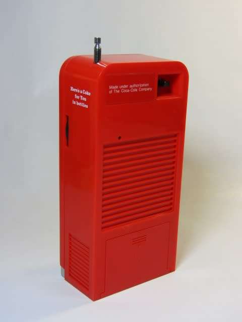 Vintage 1992 original Coca Cola AM/FM Radio "Vending Machine", boxed, like new, 18cm